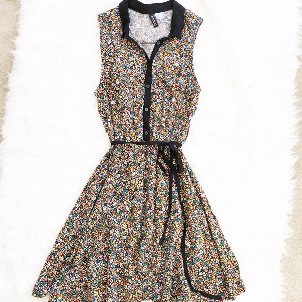 Divided H&M Floral Sleeveless Summer Button Dress